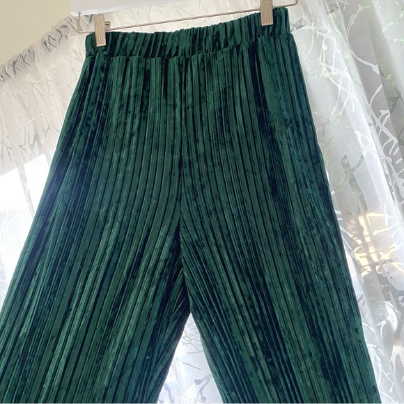 NBD Alena jewel green velvet pleated high waisted wide leg pants - Picture 5 of 11